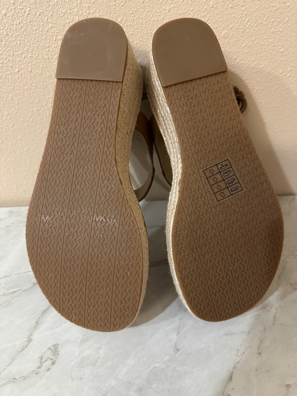 Michael Kors Tan Leather Espadrille Wedge Sandals. NWOTs Size 8.5. Amazing 🤩 - Picture 3 of 6